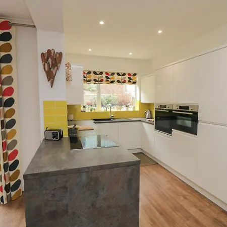 16 Devonshire Drive 호텔 4*
