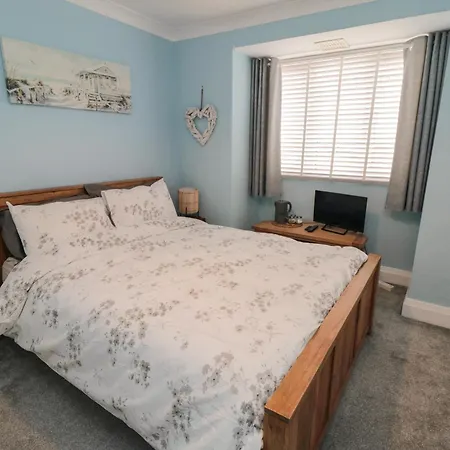 16 Devonshire Drive 4* Scarborough